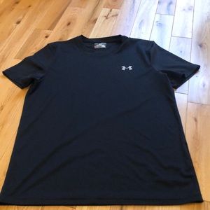 Black Under Armour loose fit heat gear T-shirt